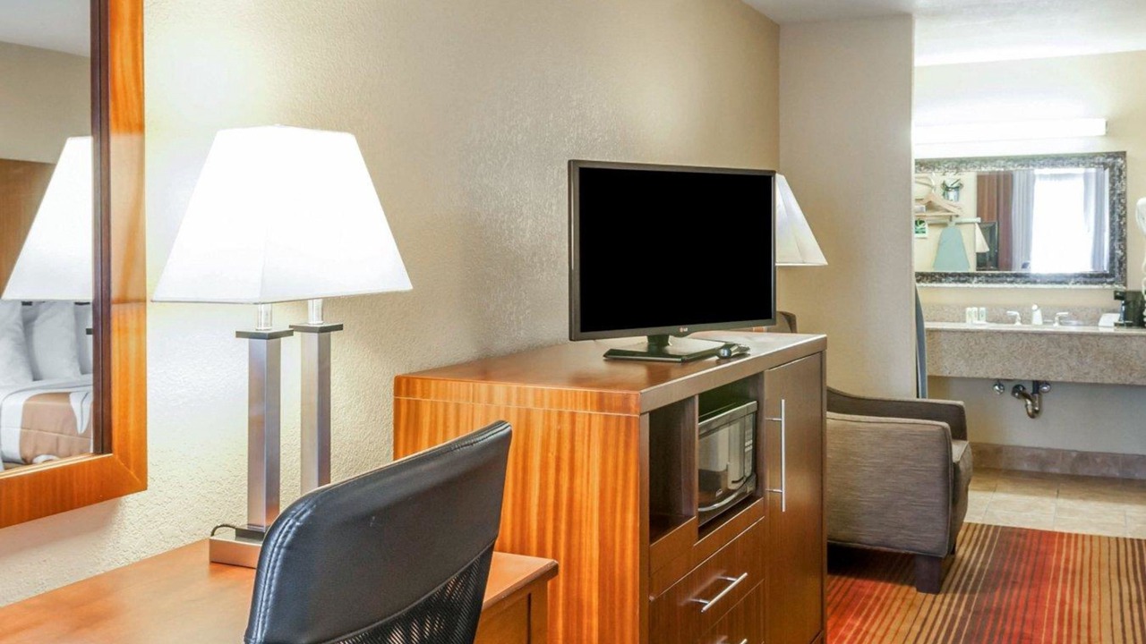 Photo of Livingroom in Westside