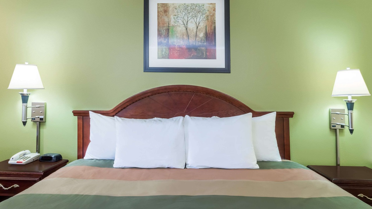 Photo of Bedroom in Blakely