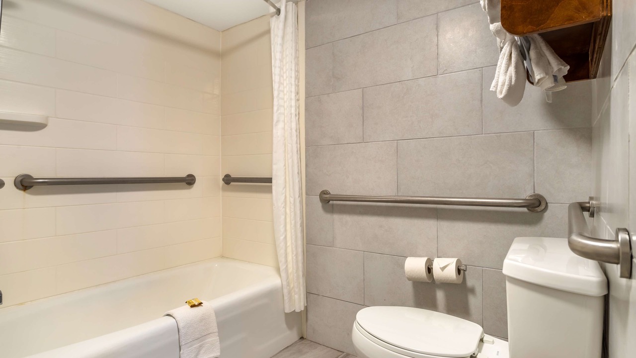 Photo of Bathroom in Energy Corridor