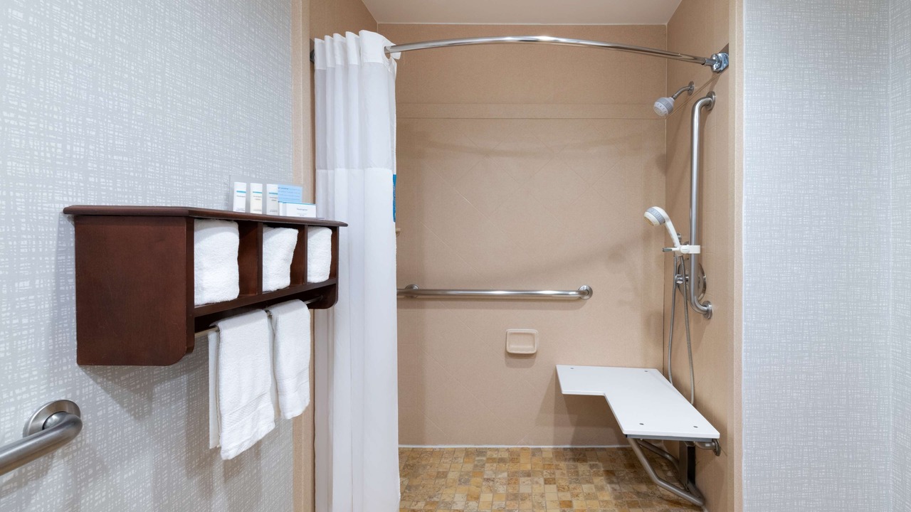 Photo of Bathroom in Dupont
