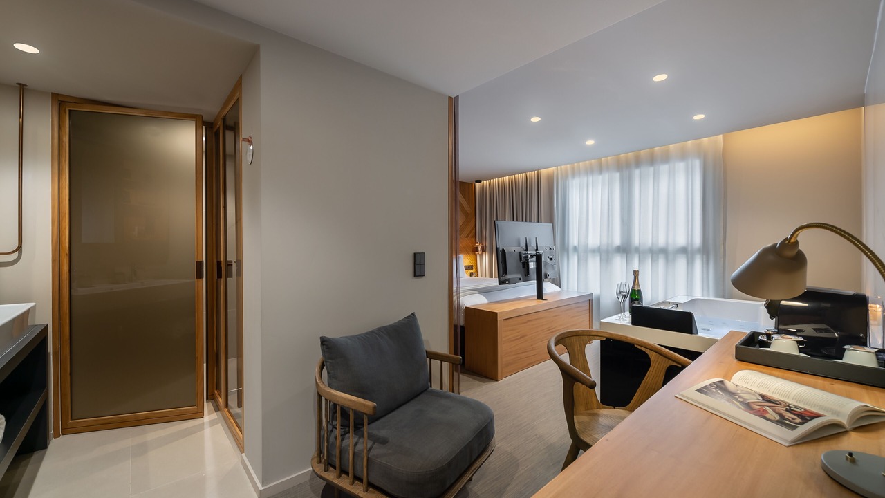 Photo of Bedroom in Downtown Geneva