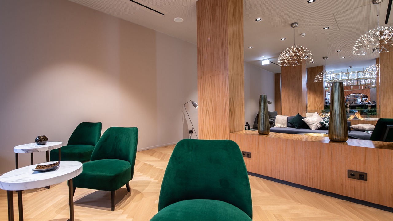 Photo of Others in Downtown Geneva