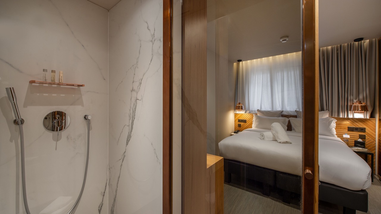 Photo of Others in Downtown Geneva