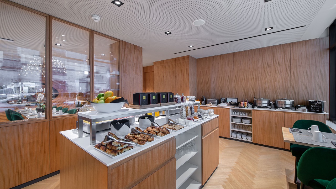 Photo of Others in Downtown Geneva