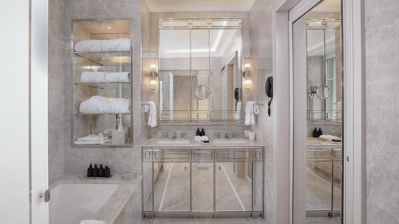 Photo of Bathroom in Downtown Geneva