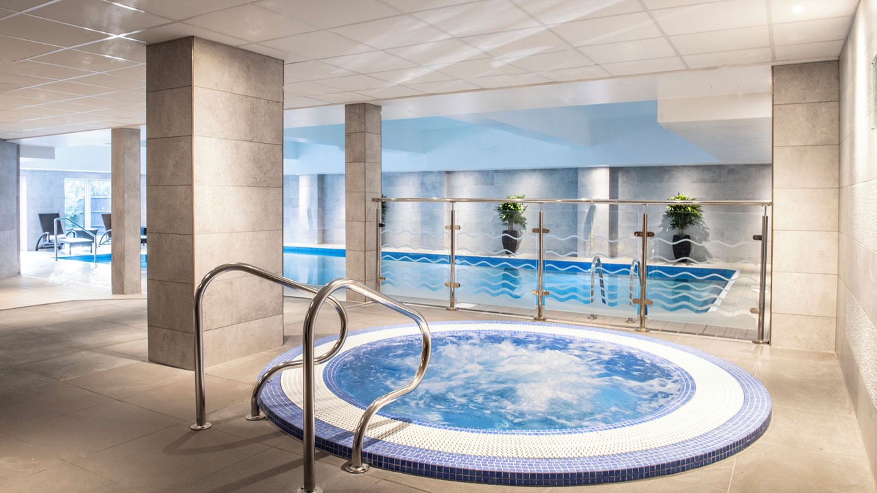 Photo of Others in Nutfield