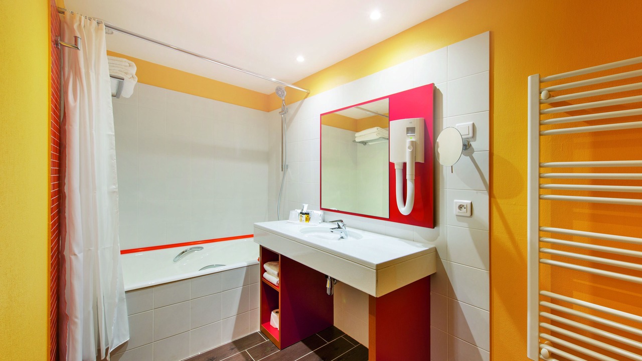 Photo of Others in Serin