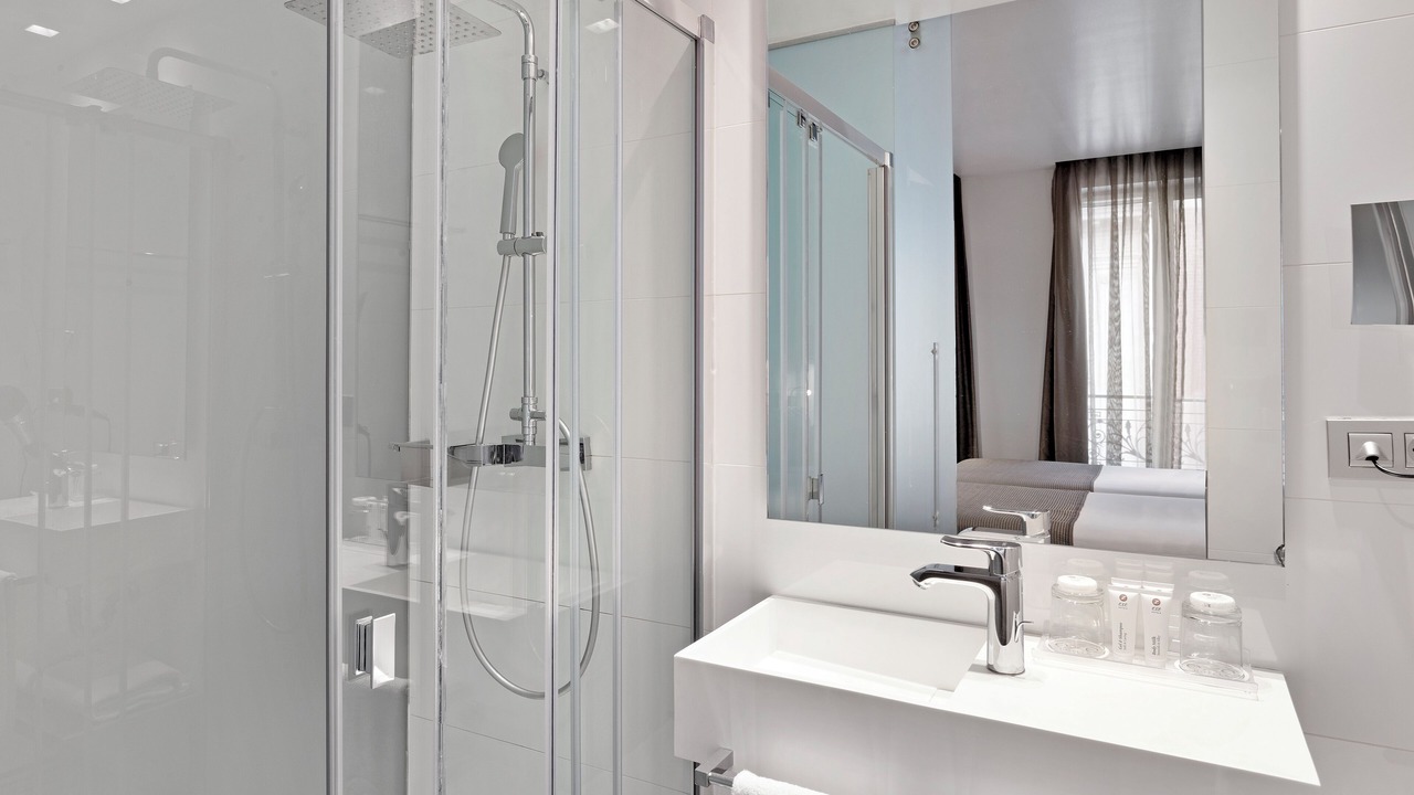 Photo of Bathroom in Quartier de la Porte-Saint-Denis
