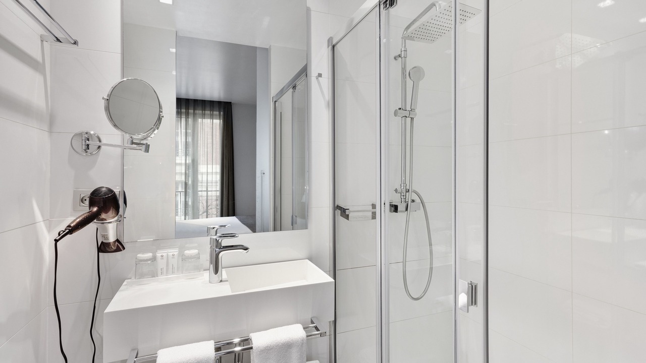 Photo of Bathroom in Quartier de la Porte-Saint-Denis