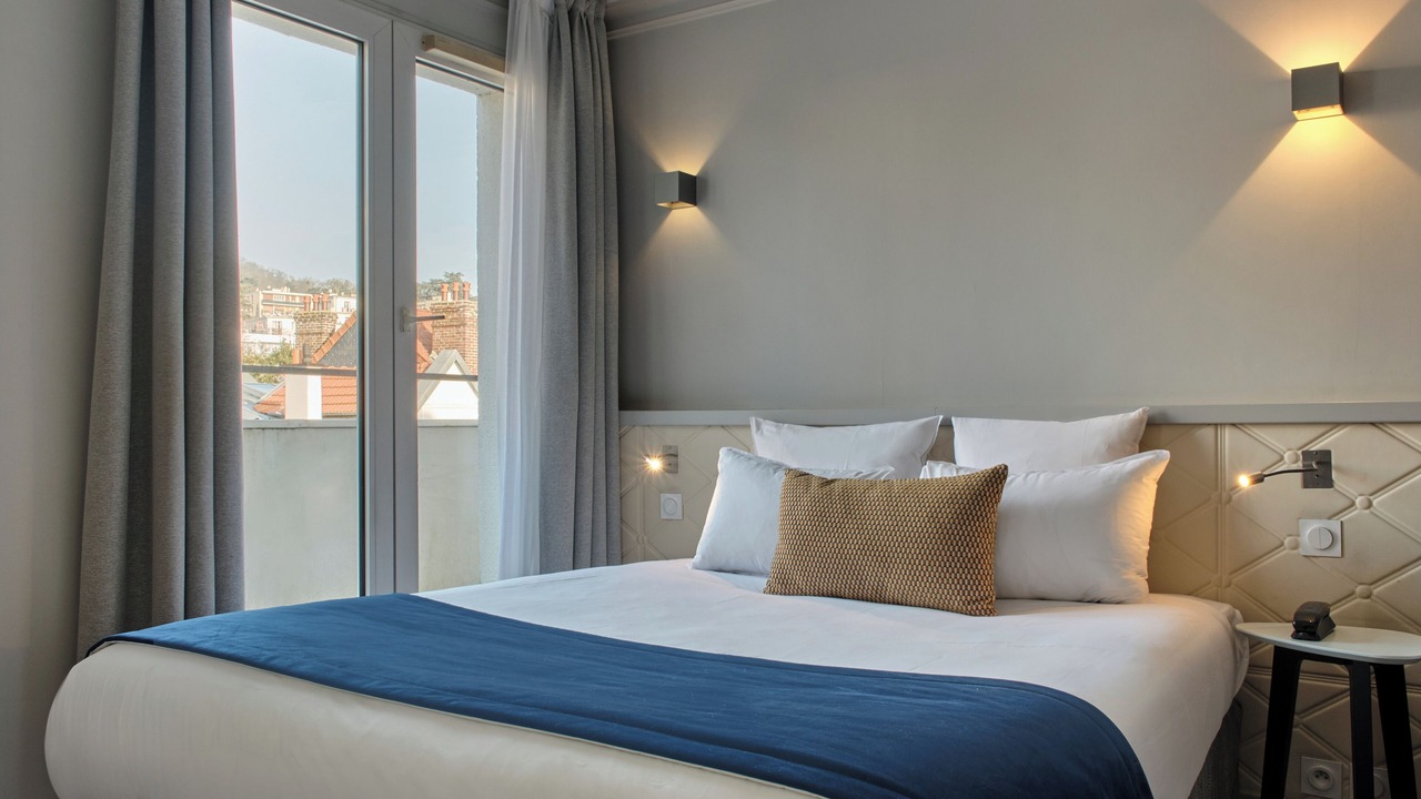 Photo of Bedroom in Suresnes