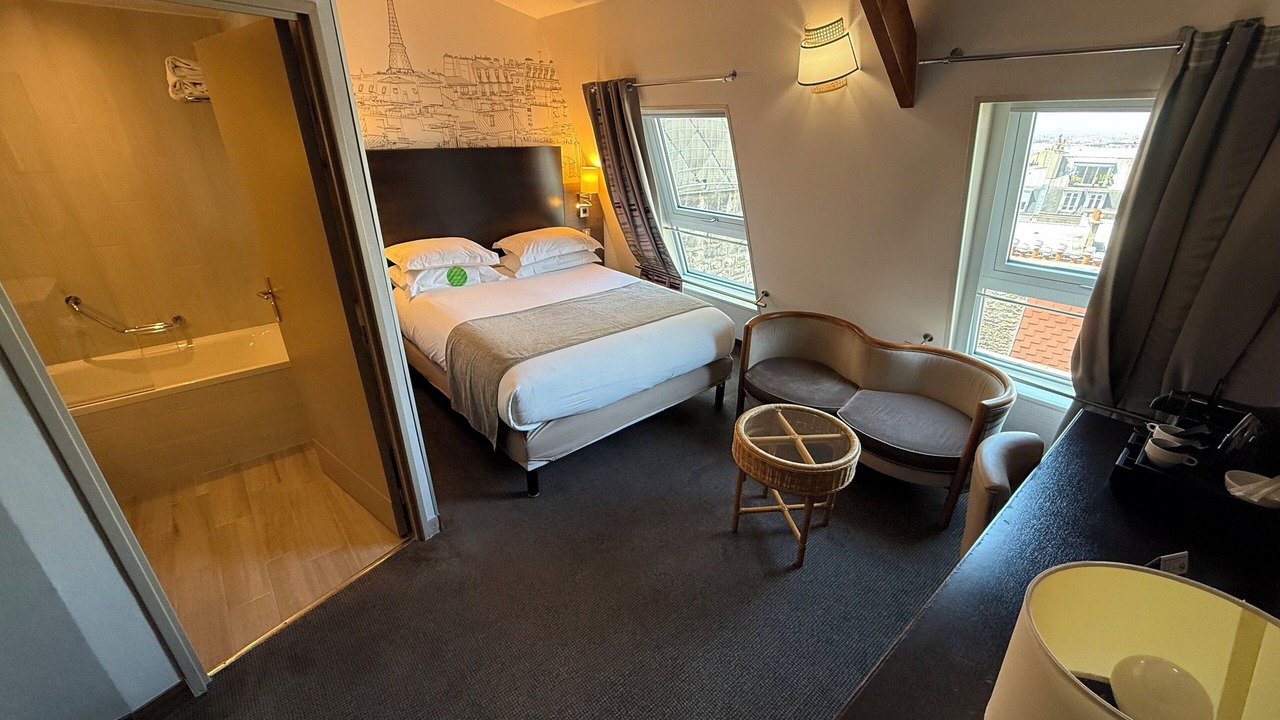 Photo of Bedroom in Quartier des Grandes-Carrieres