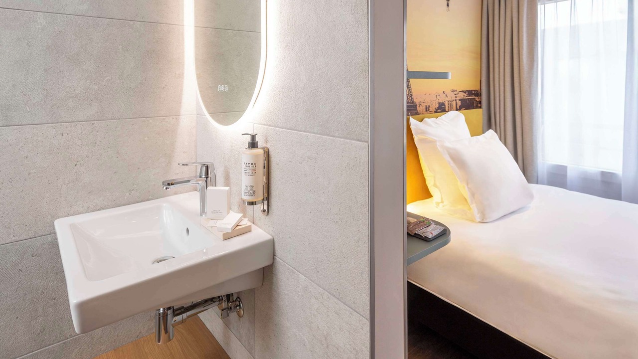 Photo of Bedroom in 5th Arrondissement