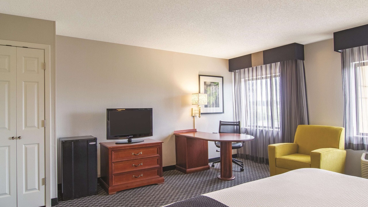 Photo of Livingroom in Dock Junction