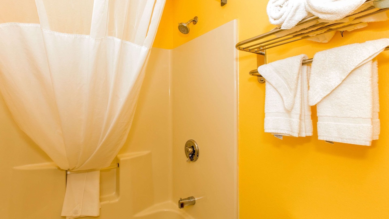 Photo of Bathroom in Albertville