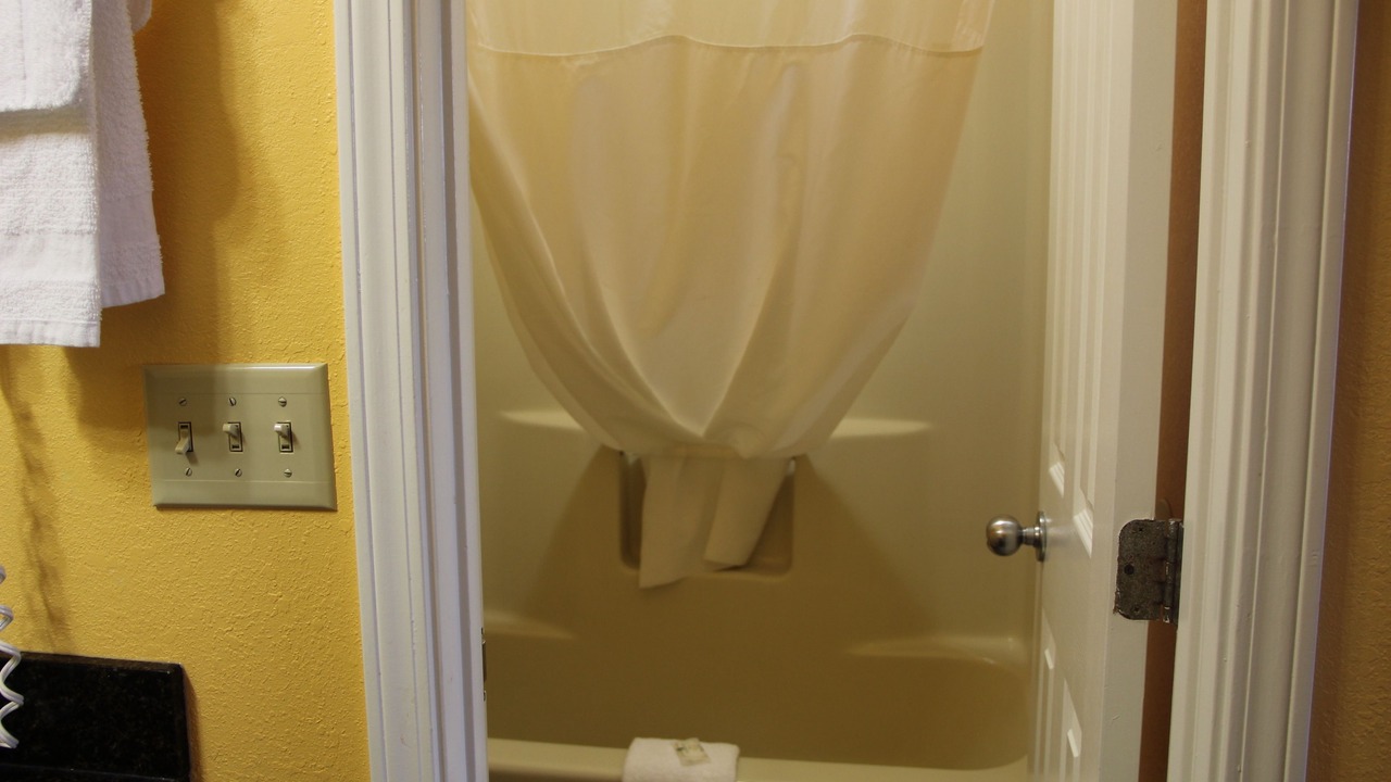 Photo of Bathroom in Albertville