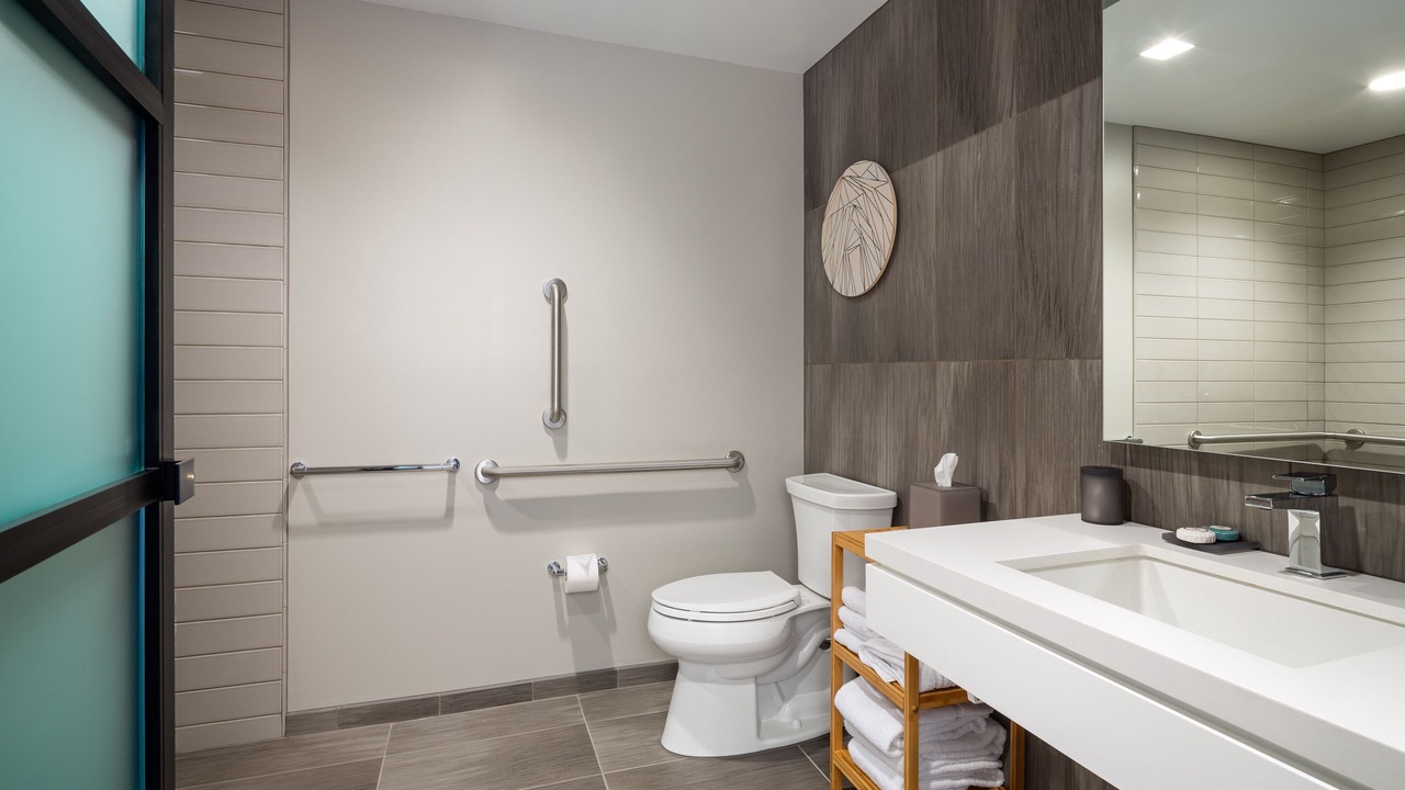 Photo of Bathroom in Logan Square