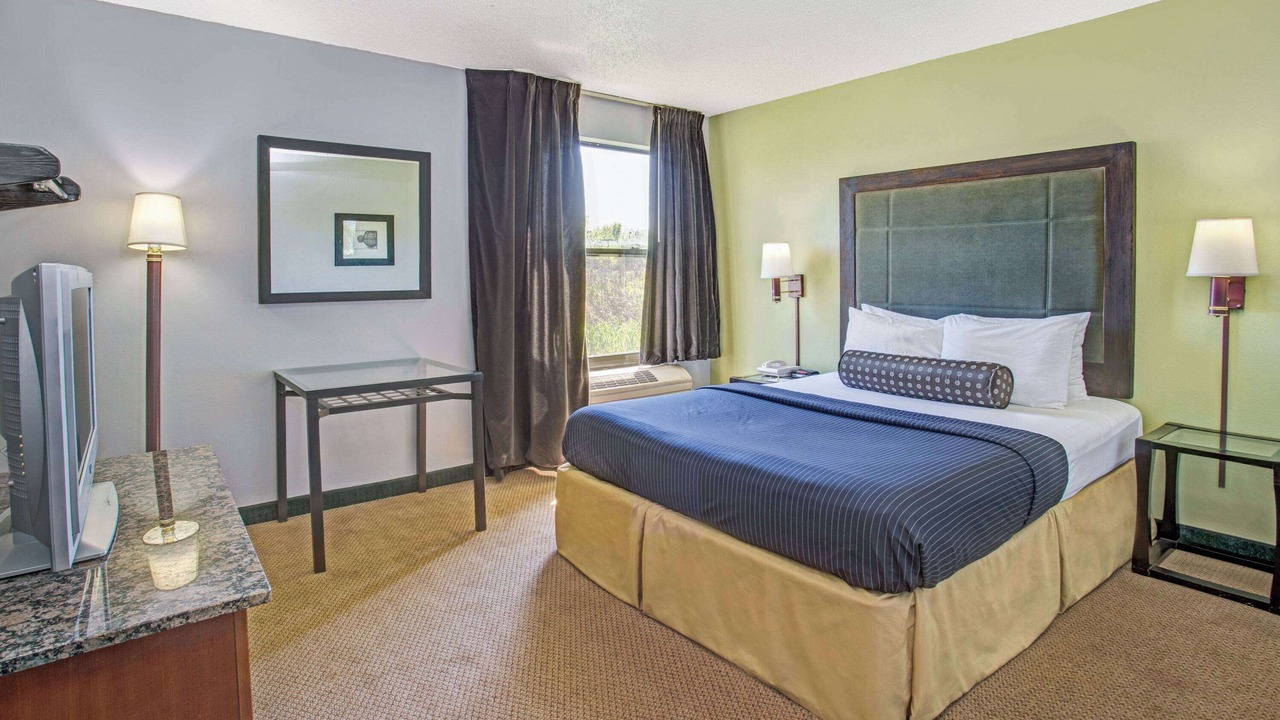 Photo of Bedroom in Lake Bluff