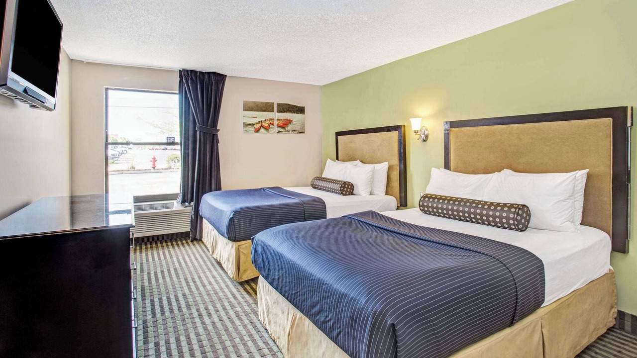 Photo of Bedroom in Lake Bluff