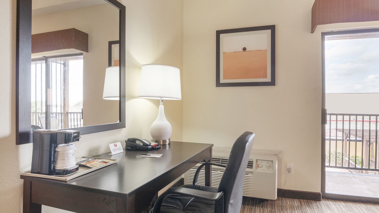 Photo of Bedroom in Greater Greenspoint
