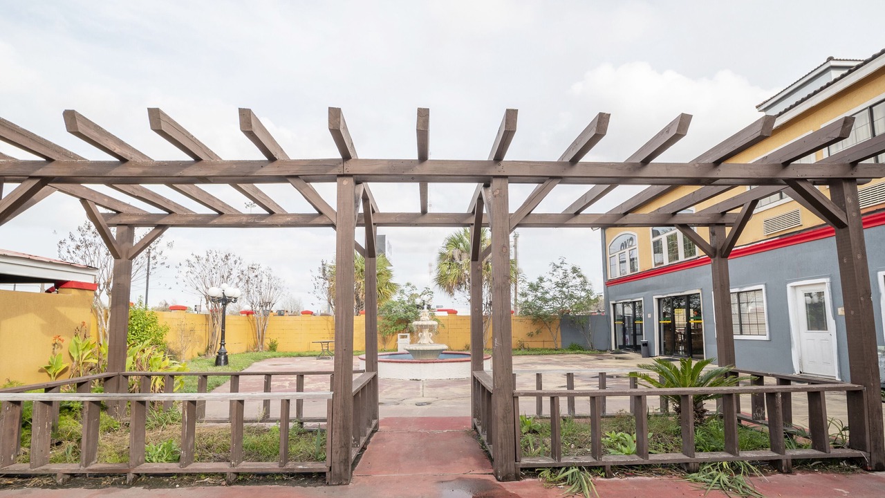 Photo of Outdoor in Greater Greenspoint