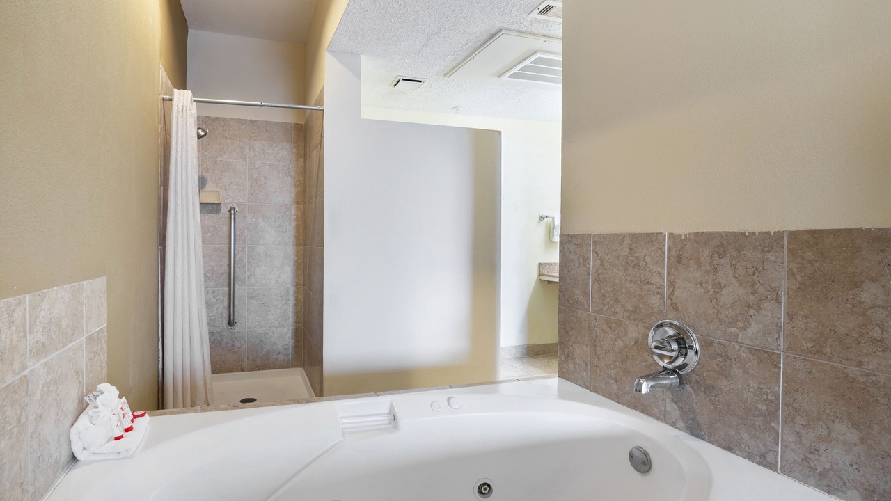 Photo of Bathroom in Greater Greenspoint