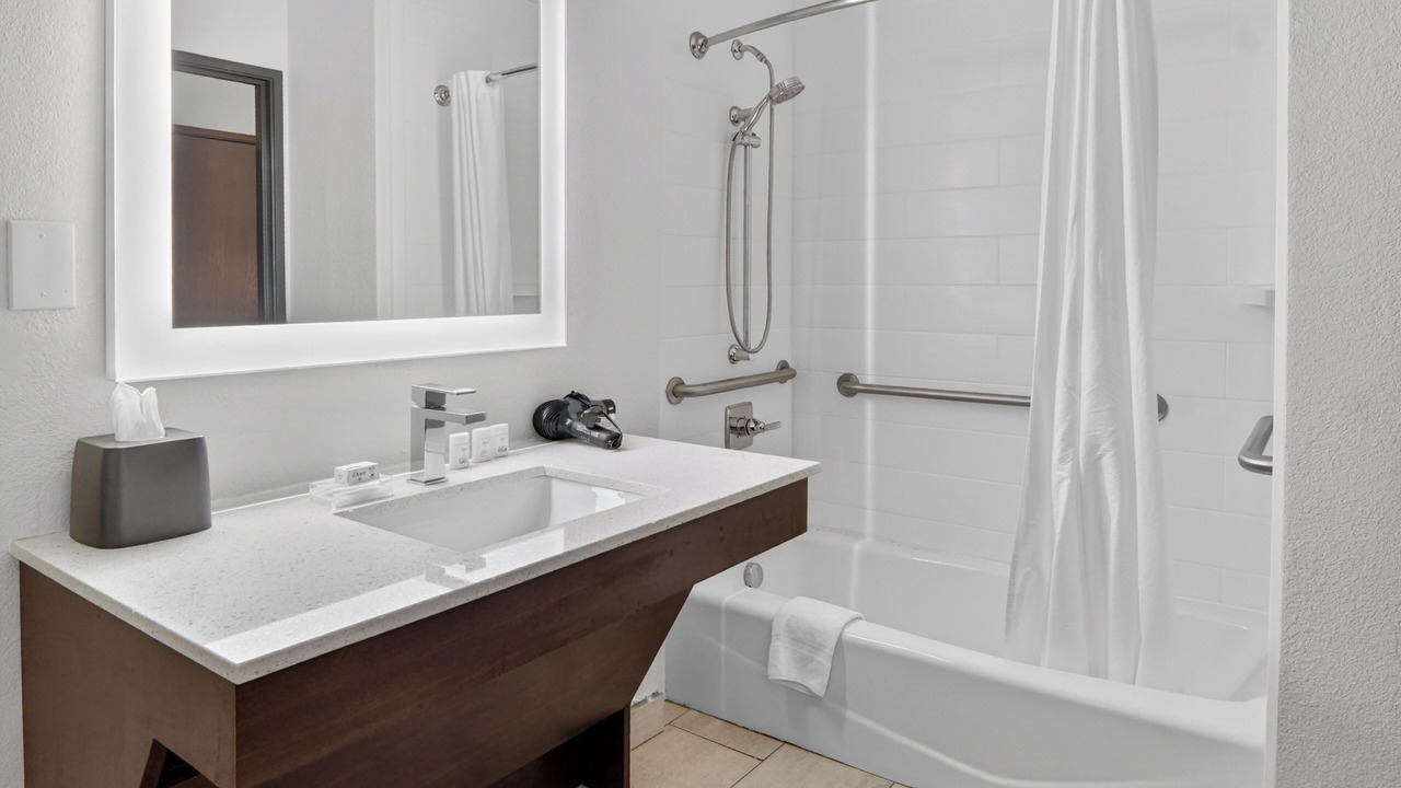 Photo of Bathroom in Addison