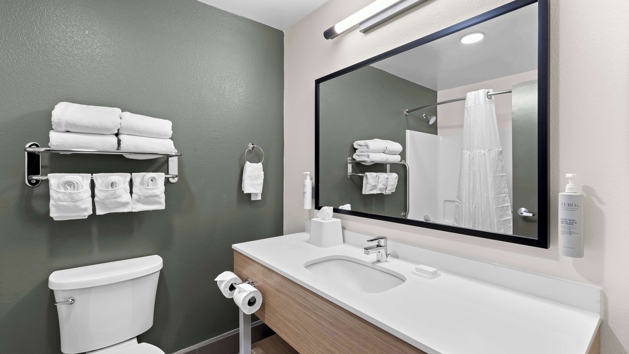 Photo of Bathroom in Calhoun