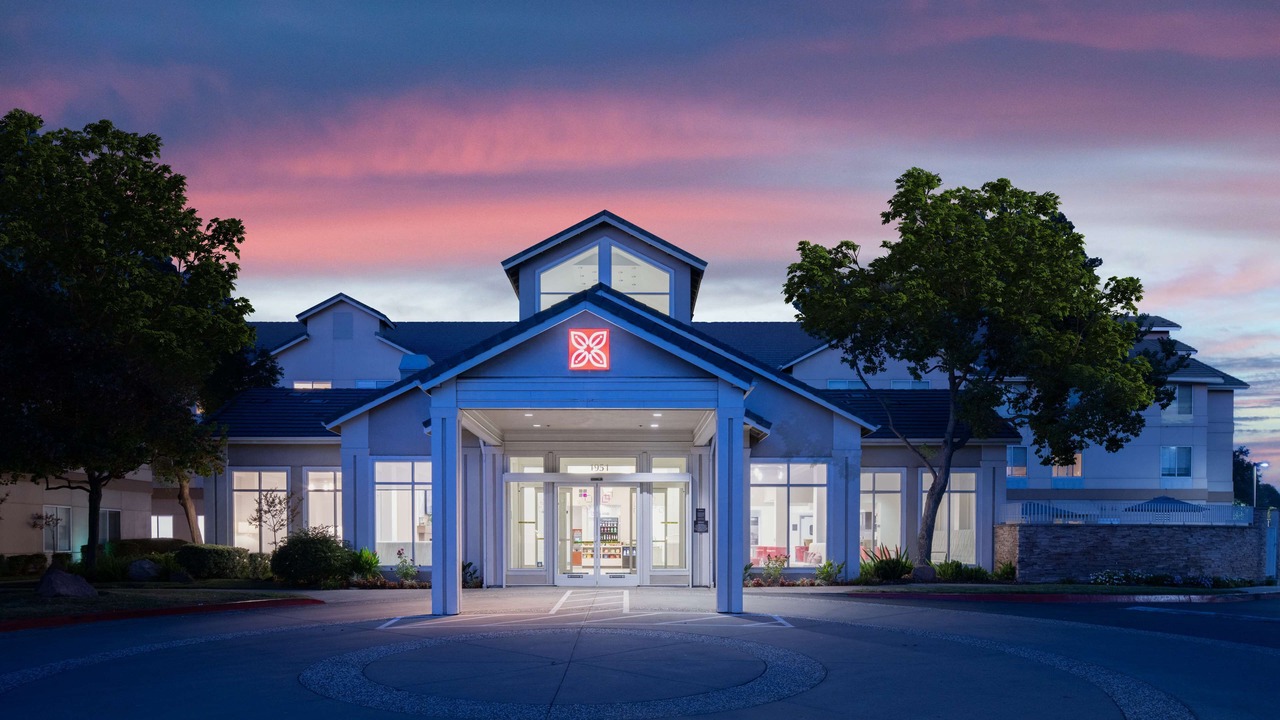 Photo of Buildings in East Roseville Parkway