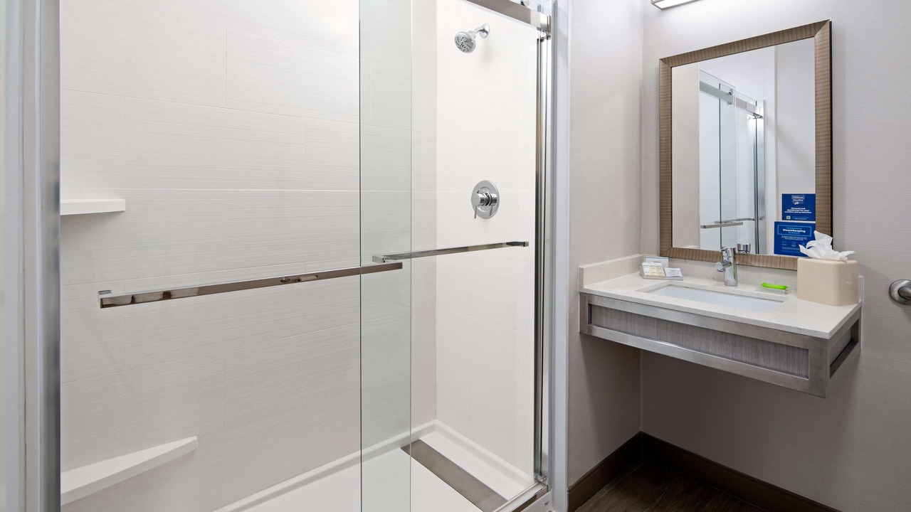 Photo of Bathroom in East Roseville Parkway