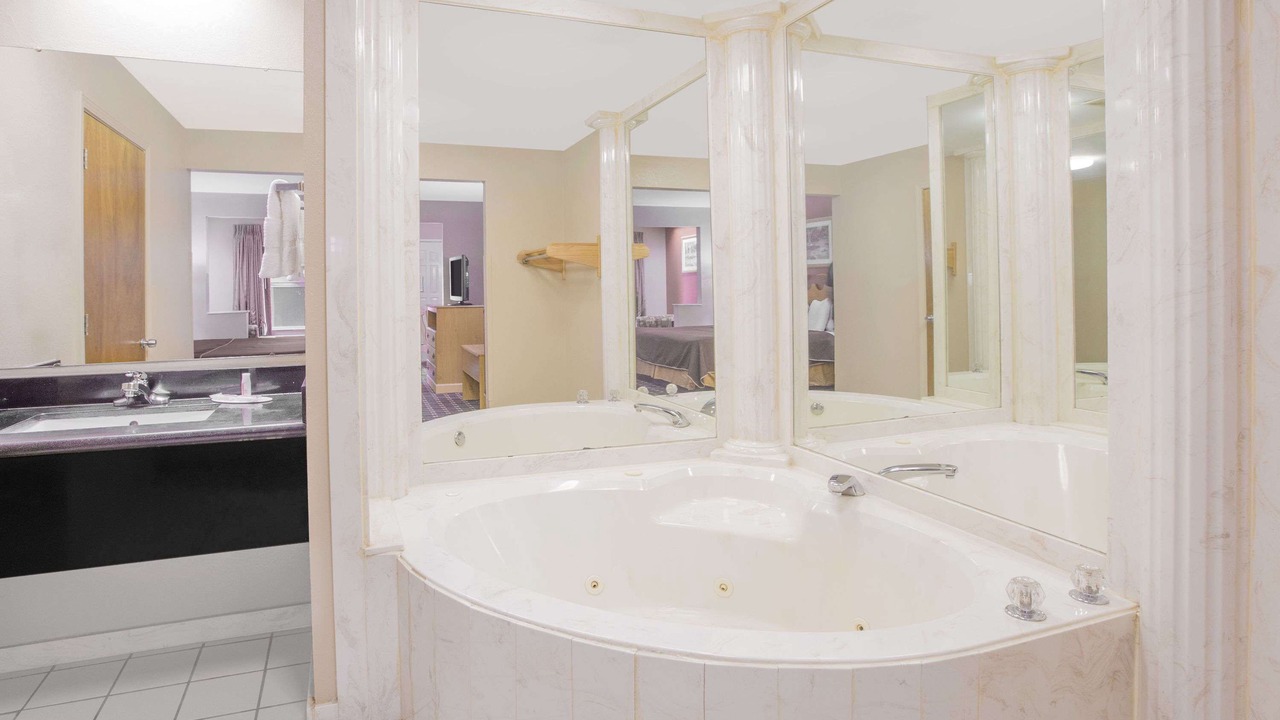 Photo of Bathroom in Pine Bluff