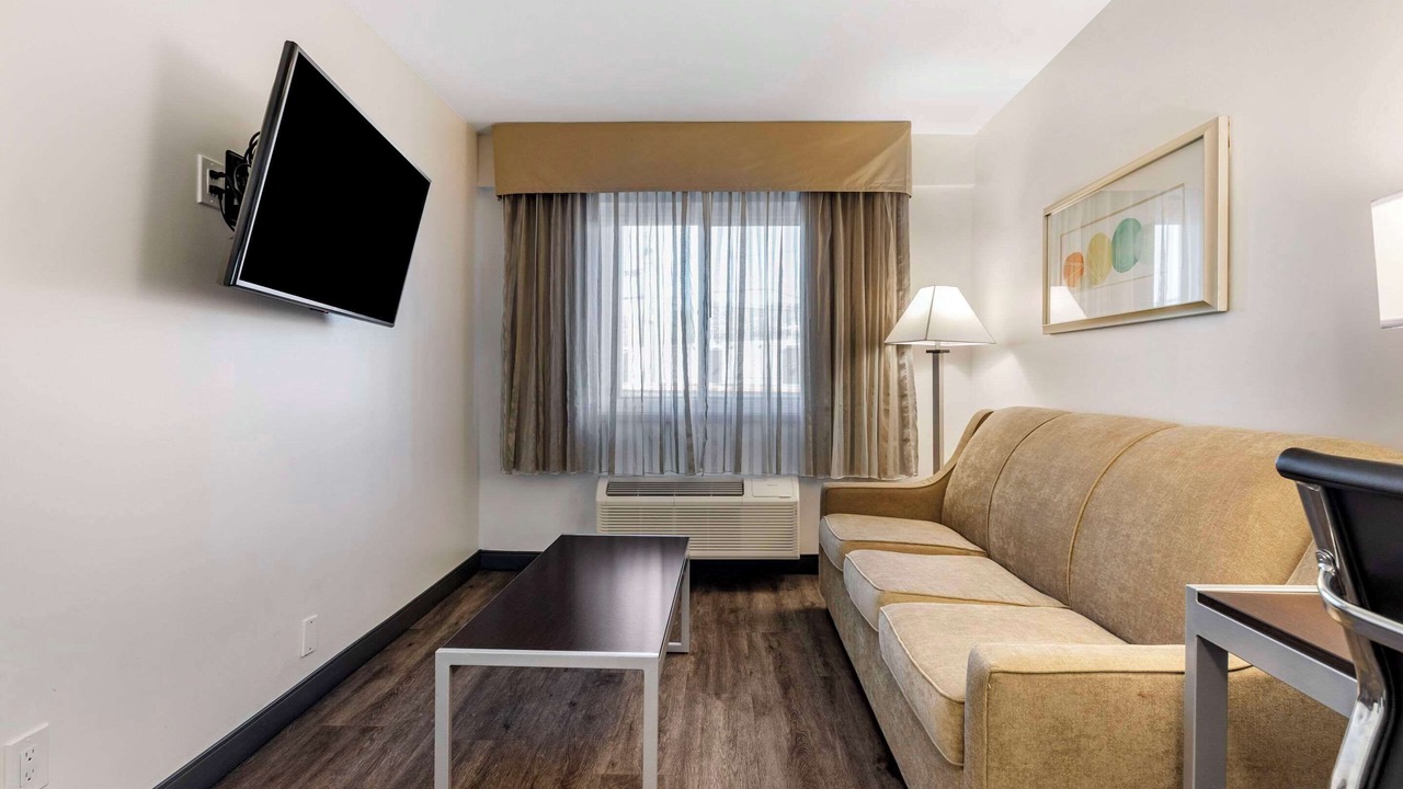 Photo of Bedroom in Burbank