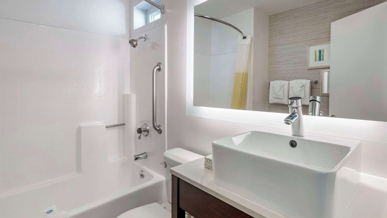 Photo of Bedroom in Burbank