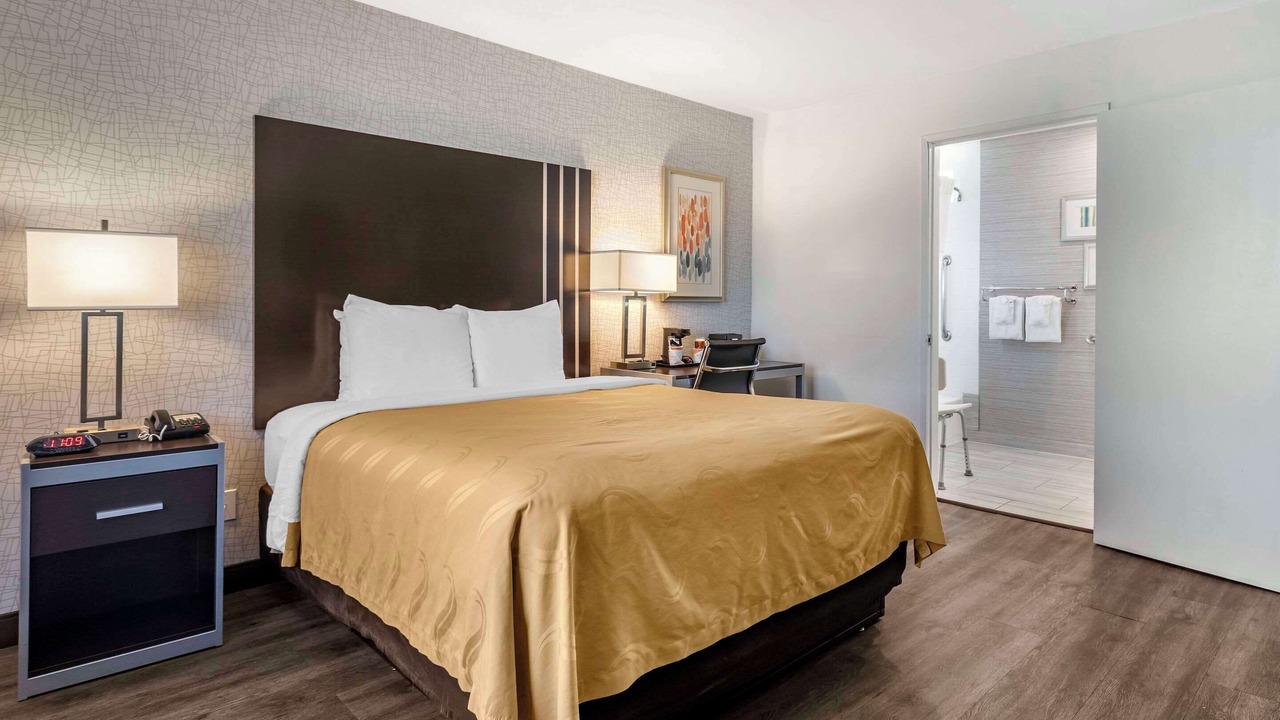 Photo of Bedroom in Burbank
