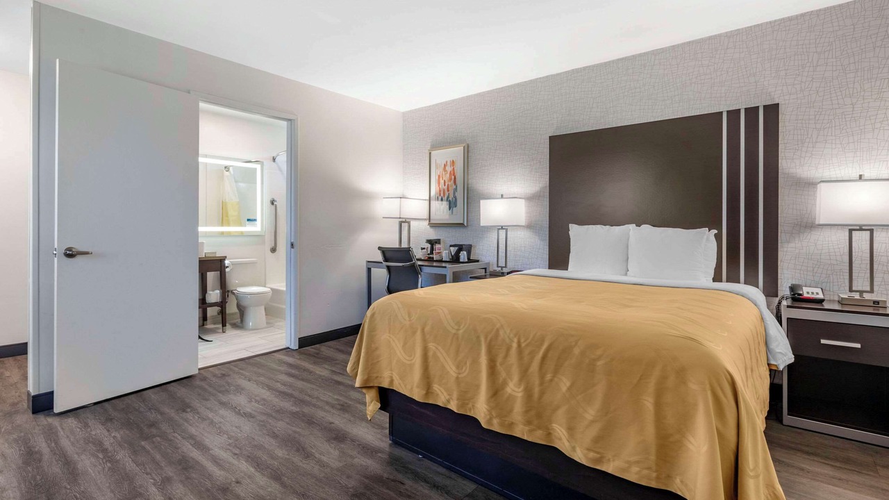 Photo of Bedroom in Burbank