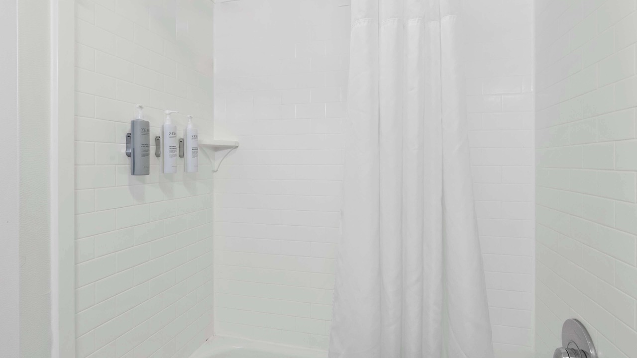 Photo of Bathroom in Deepwater