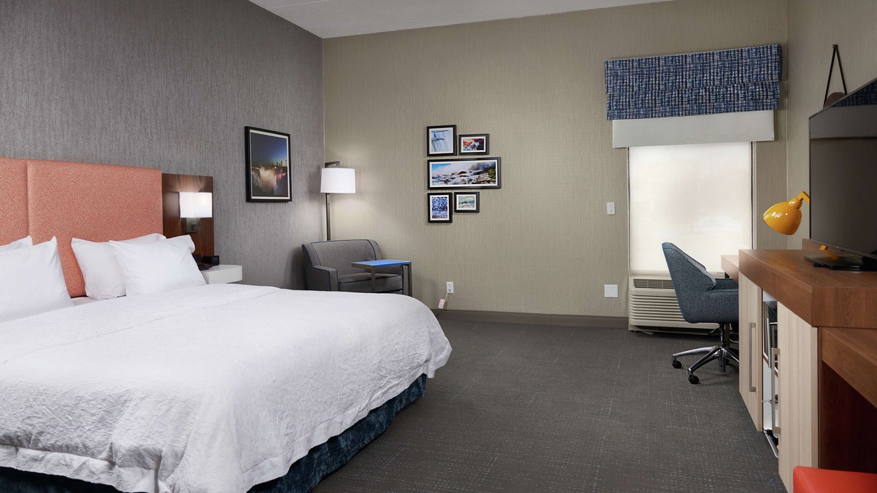 Photo of Bedroom in Downtown Niagara Falls