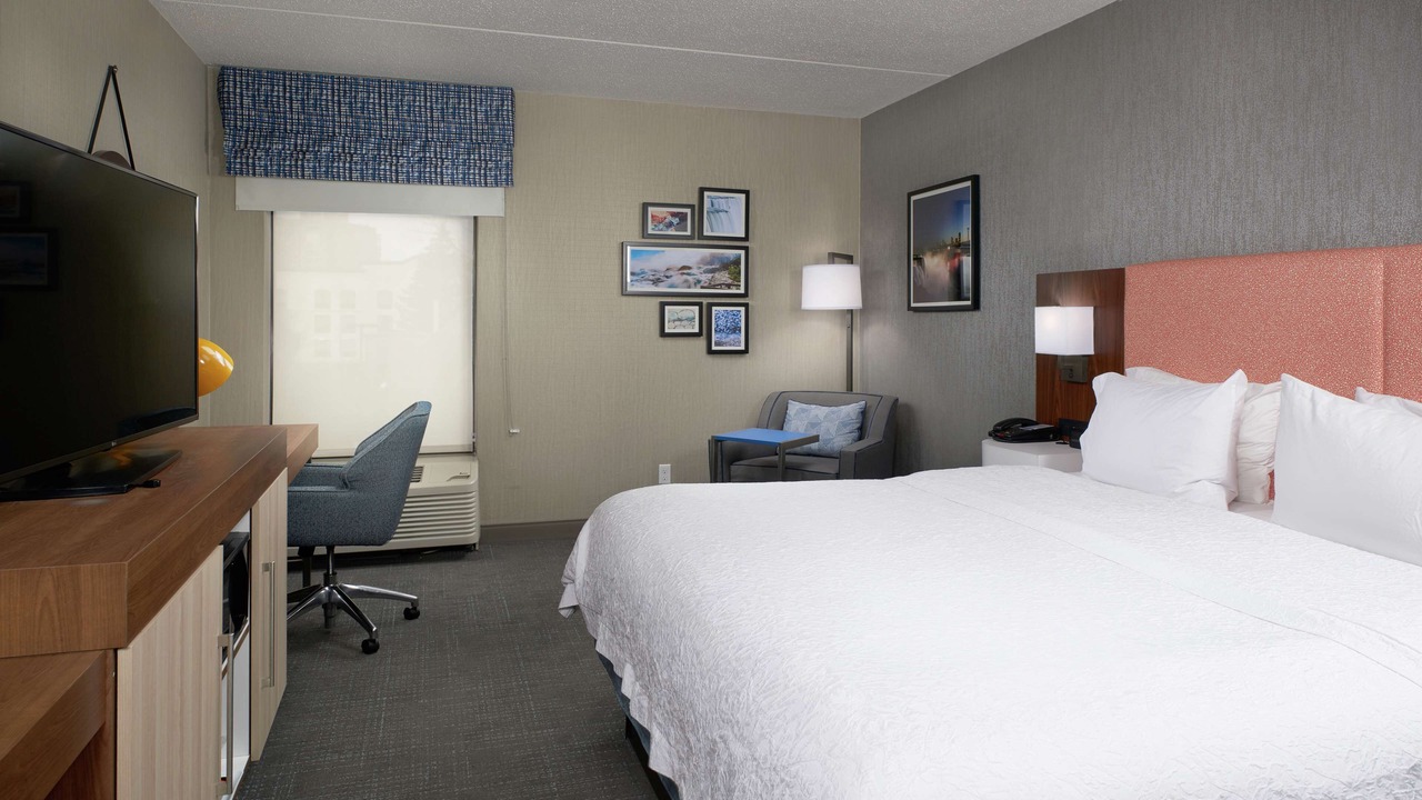 Photo of Bedroom in Downtown Niagara Falls