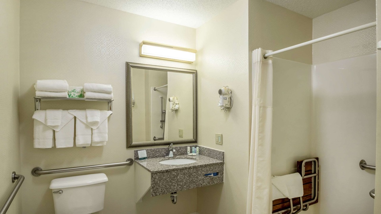 Photo of Bedroom in Mineral Point