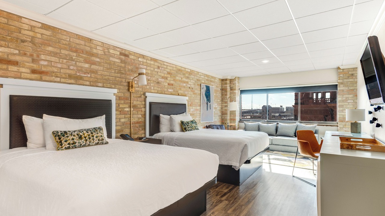 Photo of Bedroom in Main - Military Plaza