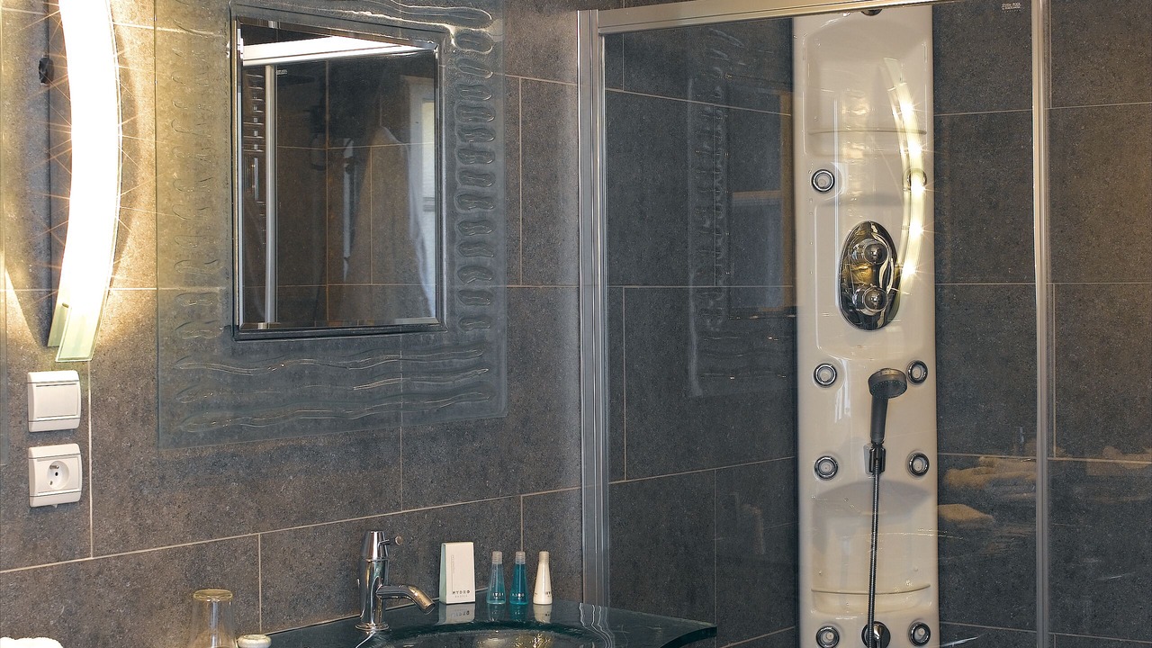 Photo of Bathroom in Commes