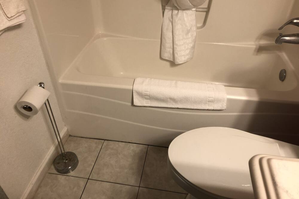 Photo of Bathroom in Scottsbluff