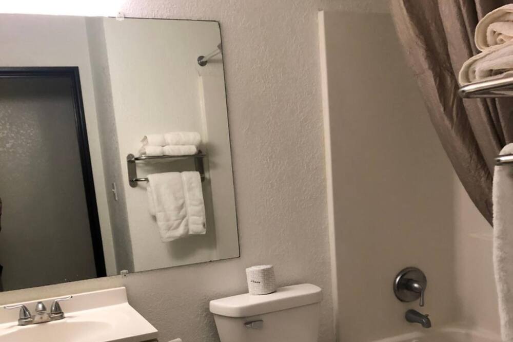 Photo of Bathroom in Scottsbluff