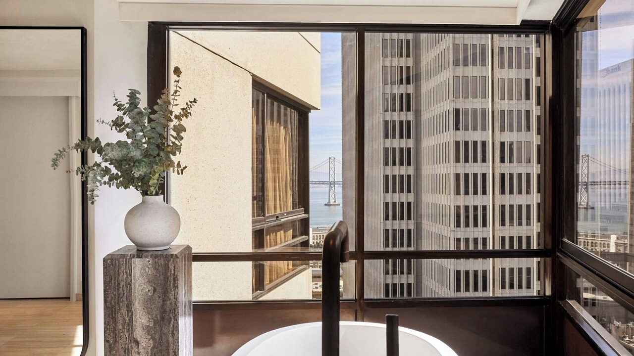 Photo of Bedroom in Financial District