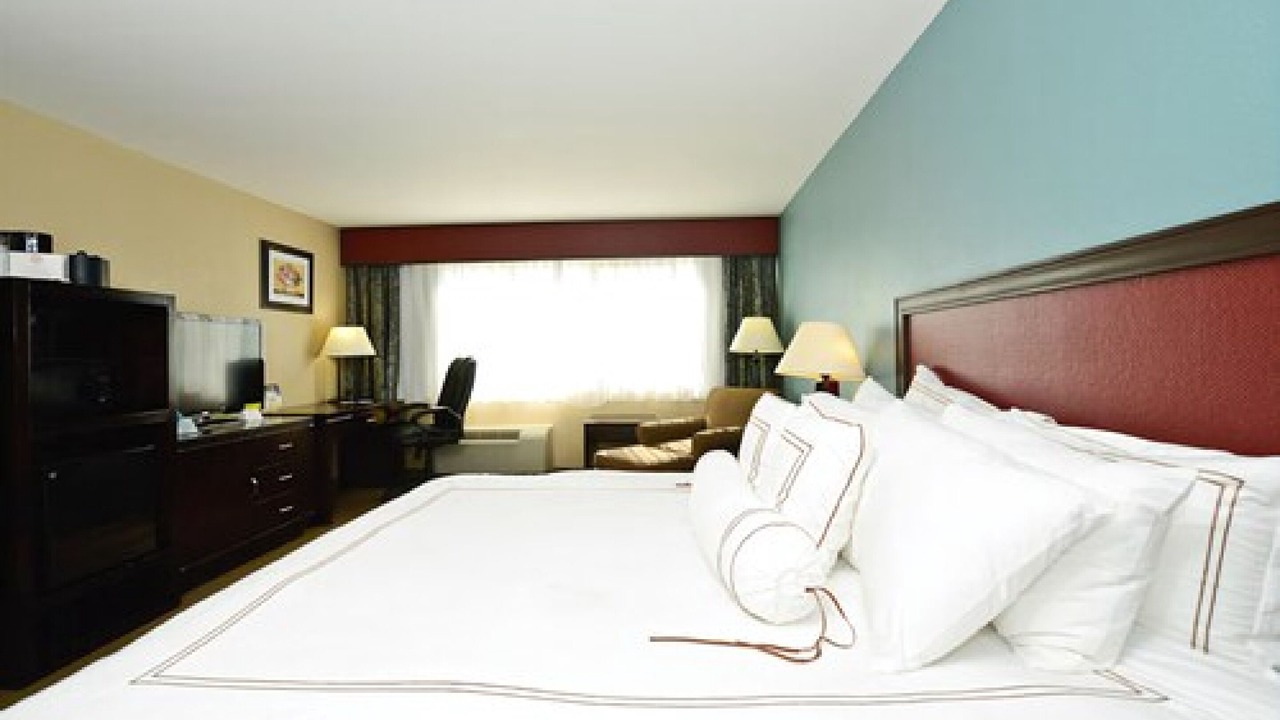 Photo of Bedroom in Lansing