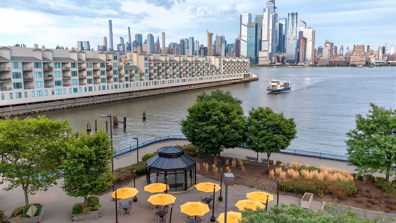 Photo of Others in Weehawken