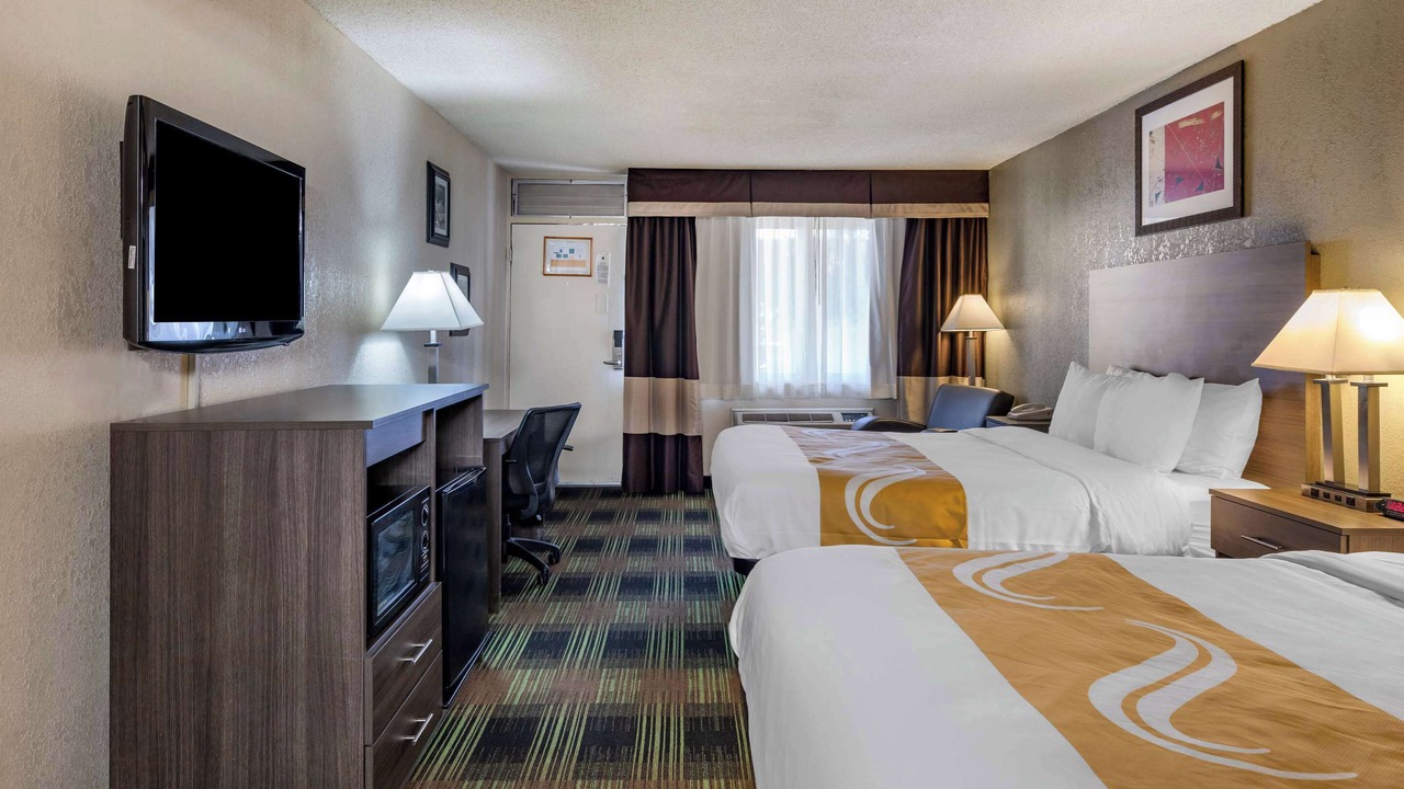 Photo of Bedroom in Barstow