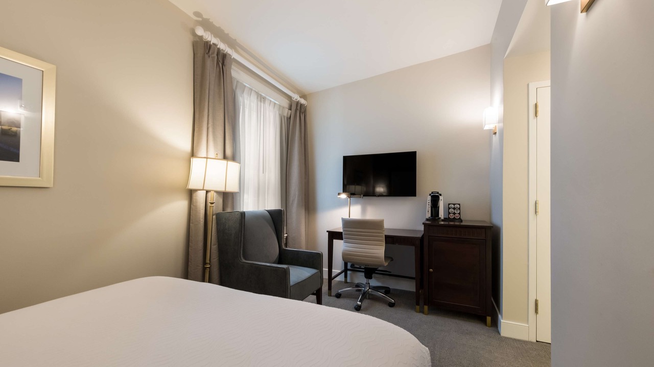 Photo of Bedroom in Center City East