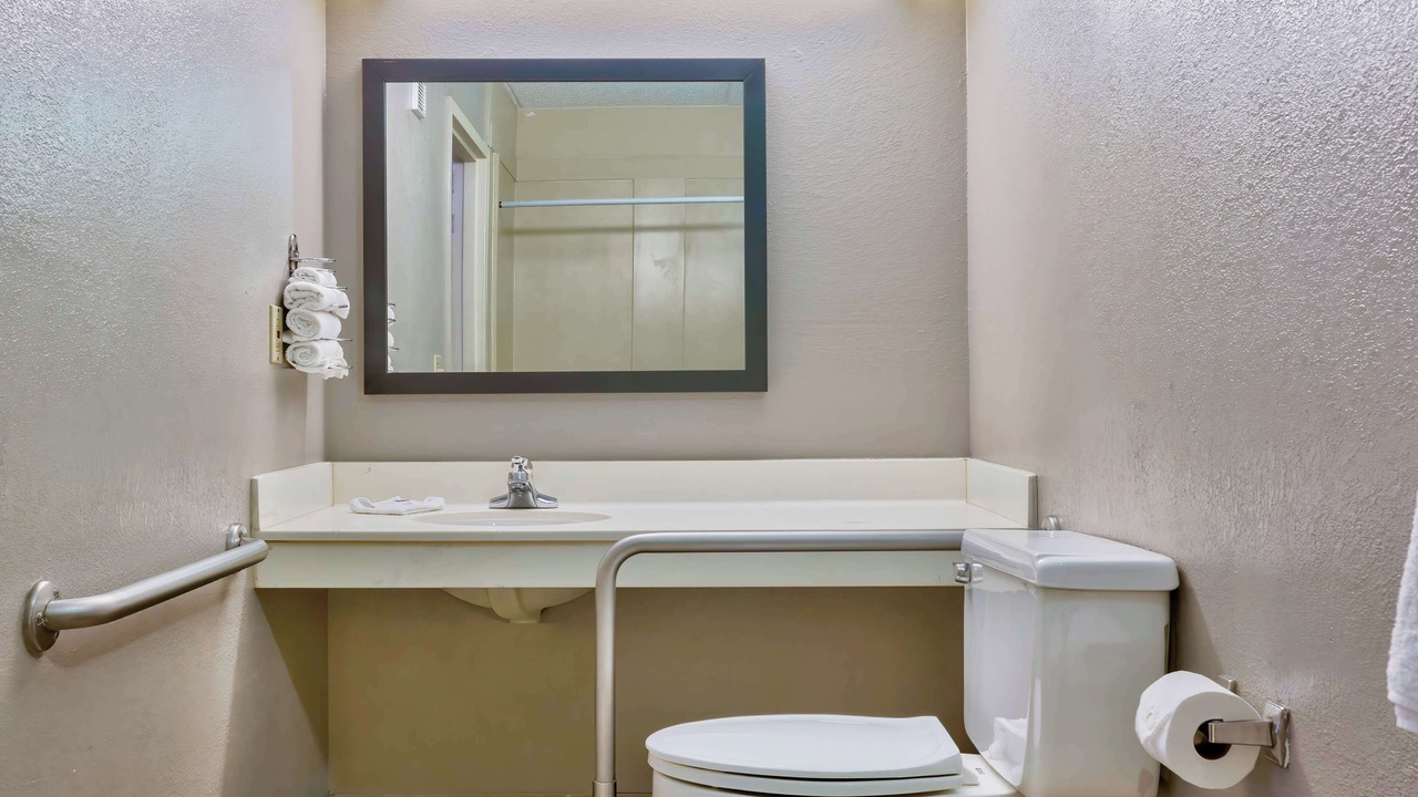 Photo of Bathroom in Star City
