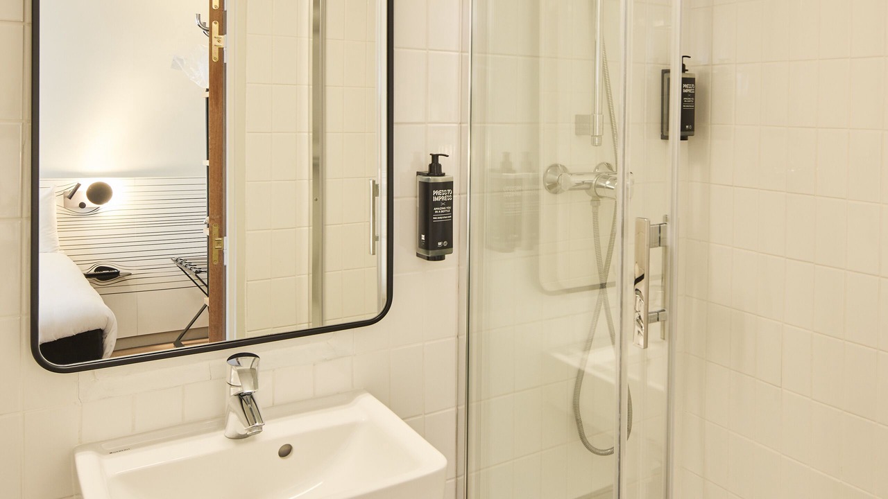 Photo of Bathroom in Poissy