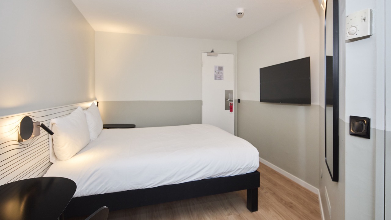 Photo of Bedroom in Poissy